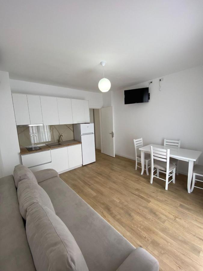 Borsh Apartments Apartmán *